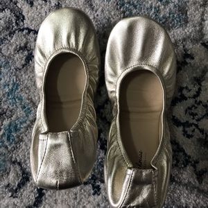 The Storehouse Flats-Gold